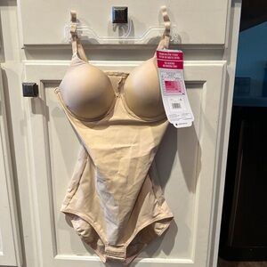 Maidenform body shaper nwt small